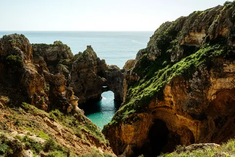 Sea Cave 4K Wallpaper · ocean · 3840×2560