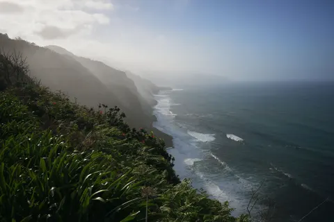Papel de parede Penhasco do oceano 4K · ocean · 3840×2560