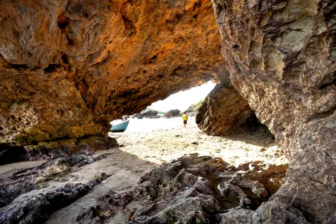 Sea Cave 4K Wallpaper · ocean · 3840×2560