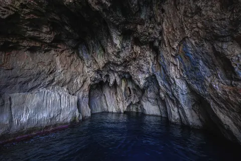 Sea Cave 4K Wallpaper · ocean · 3840×2560