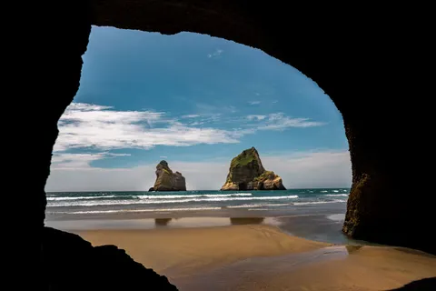 Sea Cave 4K Wallpaper · ocean · 3840×2561