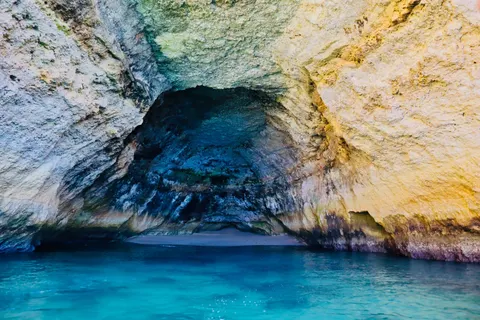 Sea Cave 4K Wallpaper · ocean · 3840×2560