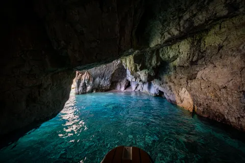 Sea Cave 4K Wallpaper · ocean · 3840×2560