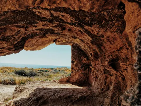 Sea Cave 4K Wallpaper · ocean · 3840×2880