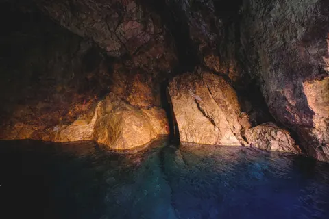 Sea Cave 4K Wallpaper · ocean · 3840×2560
