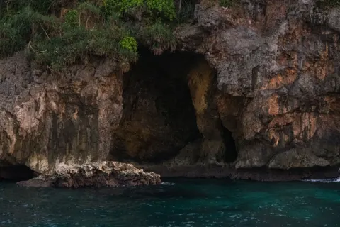 Sea Cave 4K Wallpaper · ocean · 3840×2560