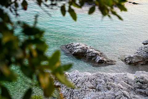 Wallpaper Pesisir Toska 4K · ocean · 3840×2563