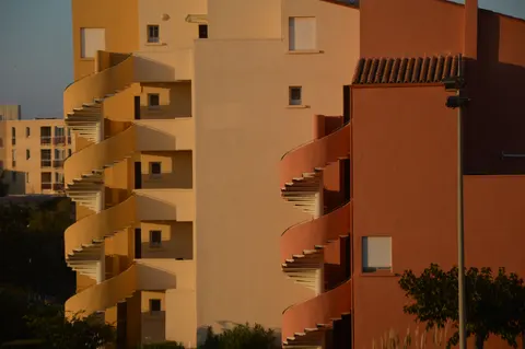 Spiral Merdiven 4K Duvar Kağıdı · architecture · 3840×2553