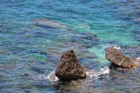 Türkisfarbene Küste 4K Hintergrundbild · ocean · 3840×2560