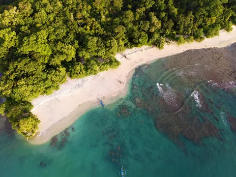 Island Lagoon 4K Wallpaper · ocean · 3840×2880