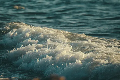 Sea Foam 4K Wallpaper · ocean · 3840×2560