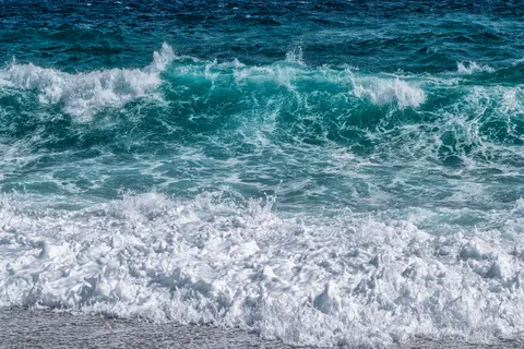 Sea Foam 4K Wallpaper · ocean · 3840×2560