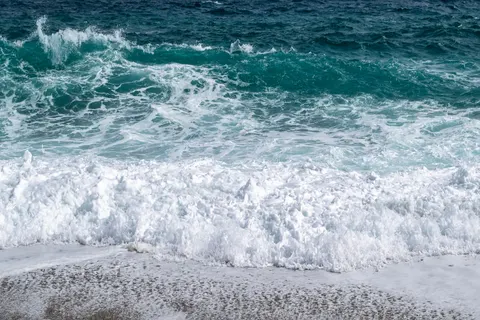Sea Foam 4K Wallpaper · ocean · 3840×2560