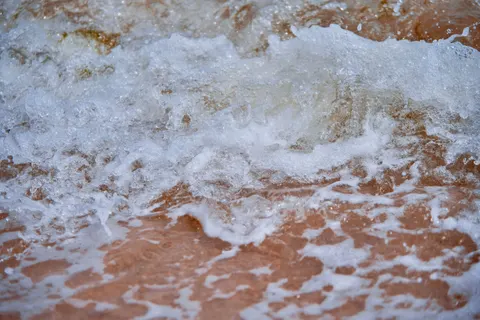 海浪泡沫 4K壁纸 · ocean · 3840×2560