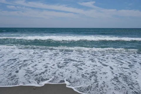 Sea Foam 4K Wallpaper · ocean · 3840×2560
