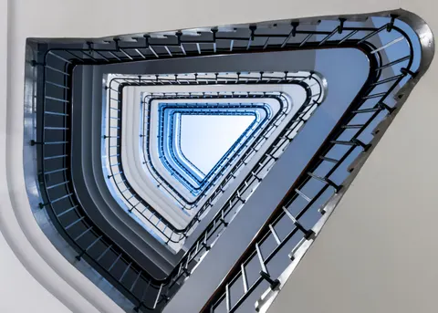 螺旋樓梯 4K桌布 · architecture · 3840×2743