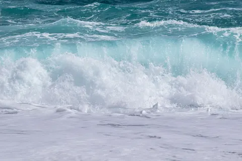 Sea Foam 4K Wallpaper · ocean · 3840×2560