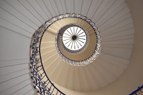 Tapeta Spiralne Schody 4K · architecture · 3840×2560