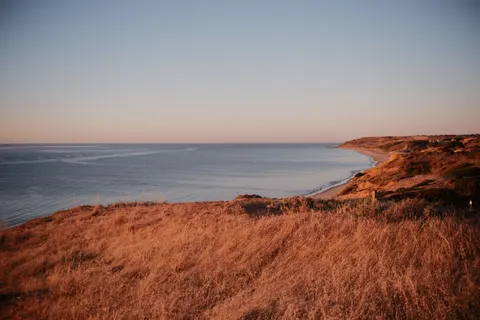 Fondo de pantalla Acantilado del océano 4K · ocean · 3840×2560