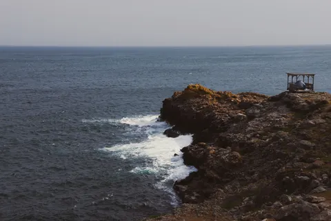 海洋悬崖 4K壁纸 · ocean · 3840×2560