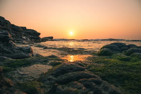 바다 절벽 4K 배경화면 · ocean · 3840×2560