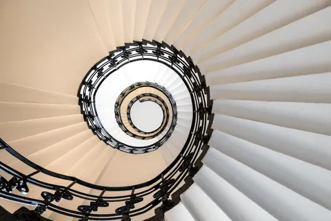螺旋樓梯 4K桌布 · architecture · 3840×2560
