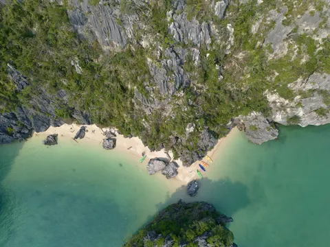 Island Aerial 4K Wallpaper · ocean · 3840×2880