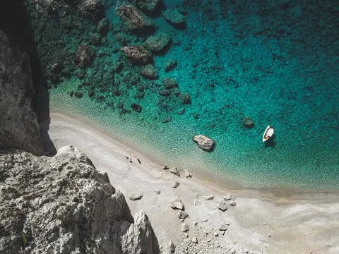 خلفية جزيرة من الجو بدقة 4K · ocean · 3840×2880