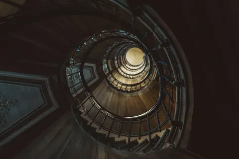 Spiral Staircase 4K Wallpaper · architecture · 3840×2560