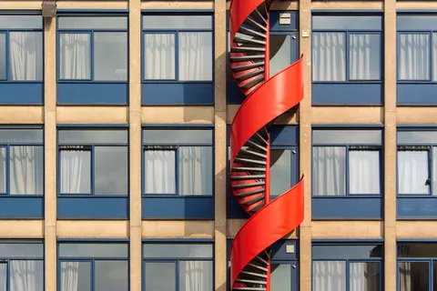 Spiral Staircase 4K Wallpaper · architecture · 3840×2560