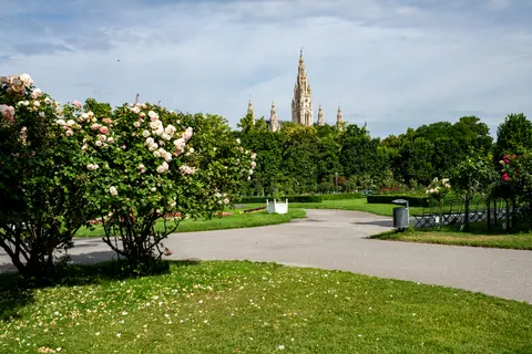 Rose Garden 4K Wallpaper · flowers · 3840×2560