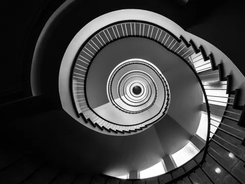 Spiral Merdiven 4K Duvar Kağıdı · architecture · 3840×2880