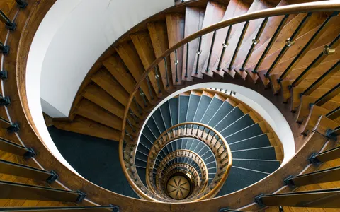 Sfondo Scala a Chiocciola 4K · architecture · 3840×2400