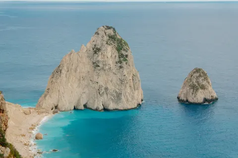 Island Aerial 4K Wallpaper · ocean · 3840×2560