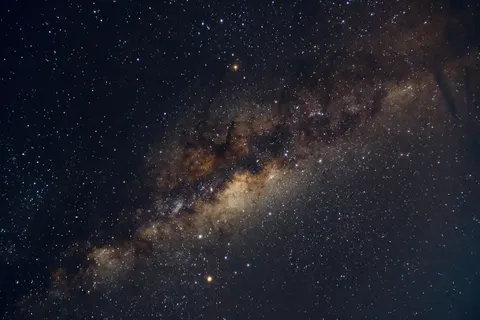 은하수 밤하늘 4K 배경화면 · space · 3840×2560