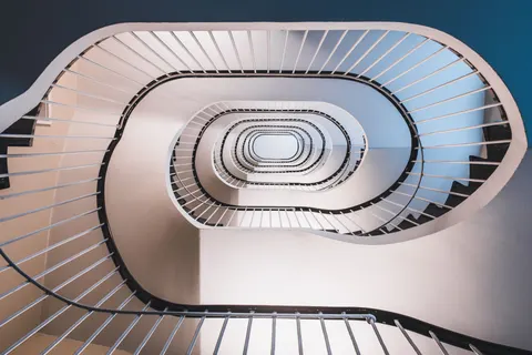 Spiral Merdiven 4K Duvar Kağıdı · architecture · 3840×2560