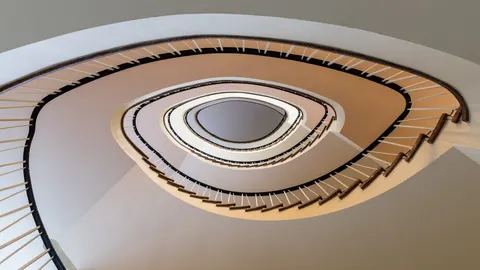 螺旋樓梯 4K桌布 · architecture · 3840×2160