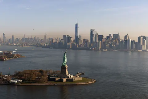 New York Skyline 4K Wallpaper · city · 3840×2560