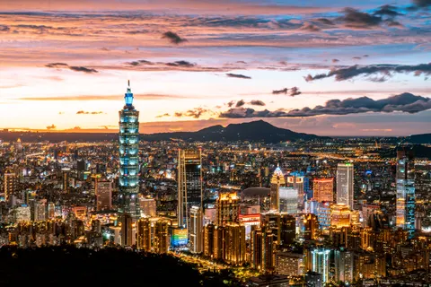 Hongkong bei Nacht 4K Hintergrundbild · city · 3840×2561