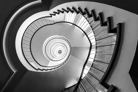 Spiral Merdiven 4K Duvar Kağıdı · architecture · 3840×2560