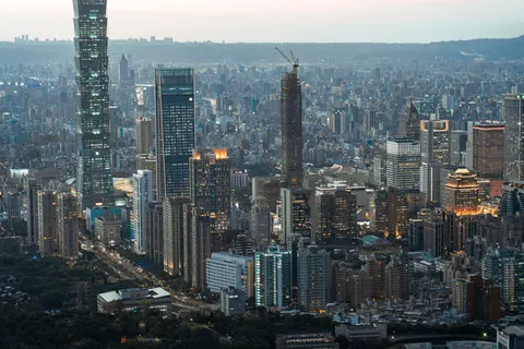 Shanghai Night 4K Wallpaper · city · 3840×2561