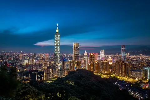 Shanghai Night 4K Wallpaper · city · 3840×2561