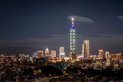 Shanghai Night 4K Wallpaper · city · 3840×2561