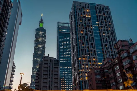 Shanghai Night 4K Wallpaper · city · 3840×2561