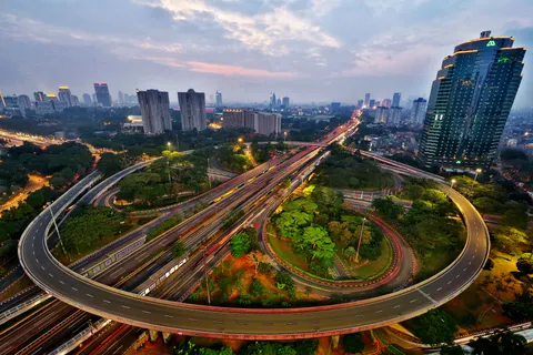 خلفية مسارات الضوء بدقة 4K · city · 3840×2560