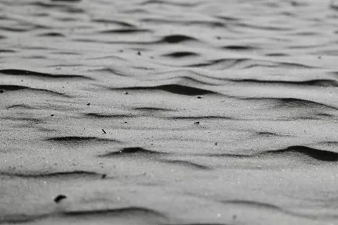 रेत की लहरें 4K वॉलपेपर · minimal · 3840×2560