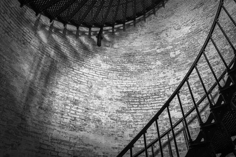 Spiral Merdiven 4K Duvar Kağıdı · architecture · 3840×2560