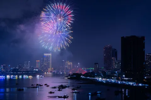 Bangkok Skyline 4K Wallpaper · city · 3840×2560