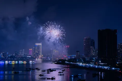 Bangkok Skyline 4K Wallpaper · city · 3840×2560