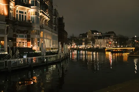 Amsterdam Canals 4K Wallpaper · city · 3840×2560